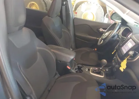 2015 Jeep Cherokee Latitude z USA, uszkodzony, nr VIN 1C4PJMCS6FW756485